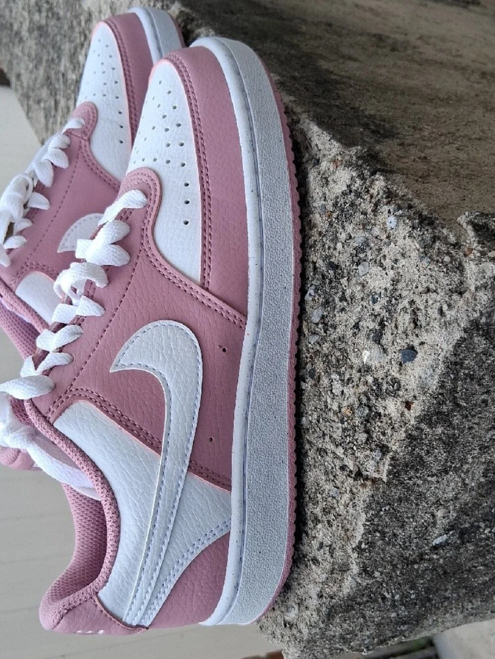 Nike Women's Pink and White Low-Top Sneakers